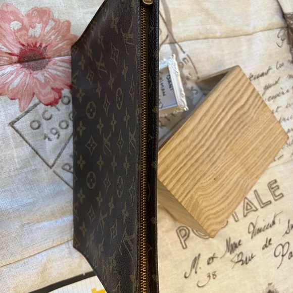 Toiletry 26 - Picture 6 of 11